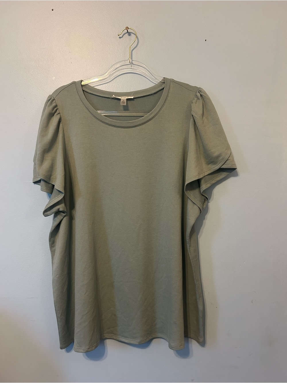 Cable & Gauge Sage Ruffle Sleeve Tee